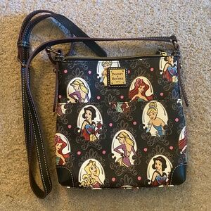 (Like new) Dooney & Bourke Disney “Runway Princess” Limited Edition Bag